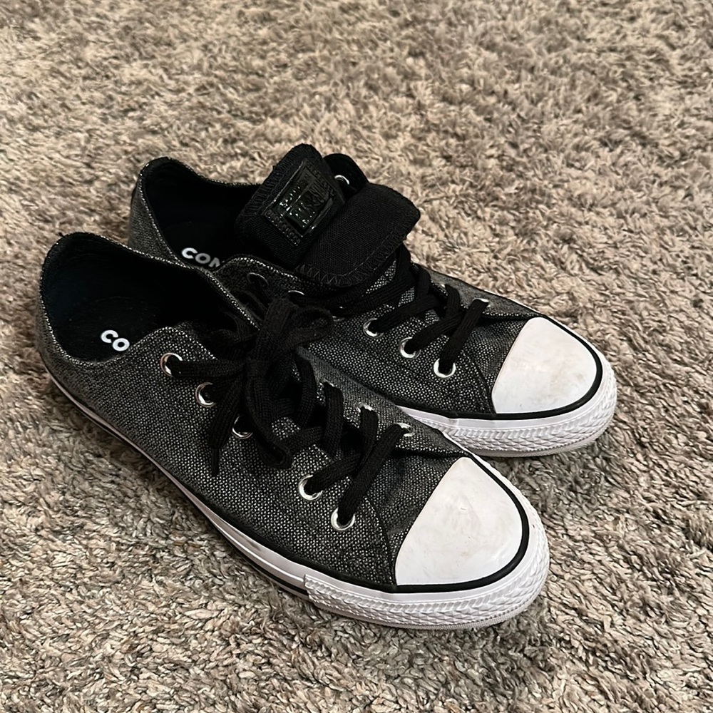 Women’s Size 9 Converse Chuck Taylor All Star